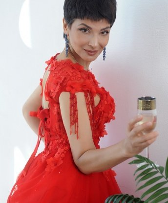 Я креативная и нежная с опытом, который обязательно придется тебе по вкусу. Живу в Москве, так что можем встретиться где ты захочешь. У меня широкий спектр услуг, позволю тебе испытать настоящий рай. Мои возможности безграничны, и я уверена, что ты будешь в восторге от нашей встречи. В моем арсенале есть фото, где ты сможешь увидеть мои прекрасные формы. Доверься мне, и я сделаю твои самые сокровенные фантазии реальностью. Отзывы моих клиентов говорят сами за себя – они остаются довольны и всегда возвращаются ко мне снова. Со мной ты получишь настоящее удовольствие и забудешь о рутине. Let's have some fun, жду твоего звонка! 😉 Мария